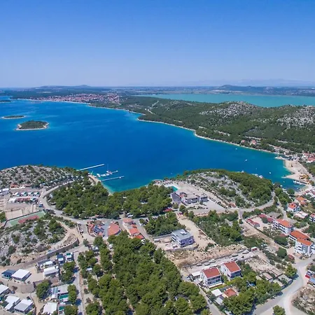 Porat *